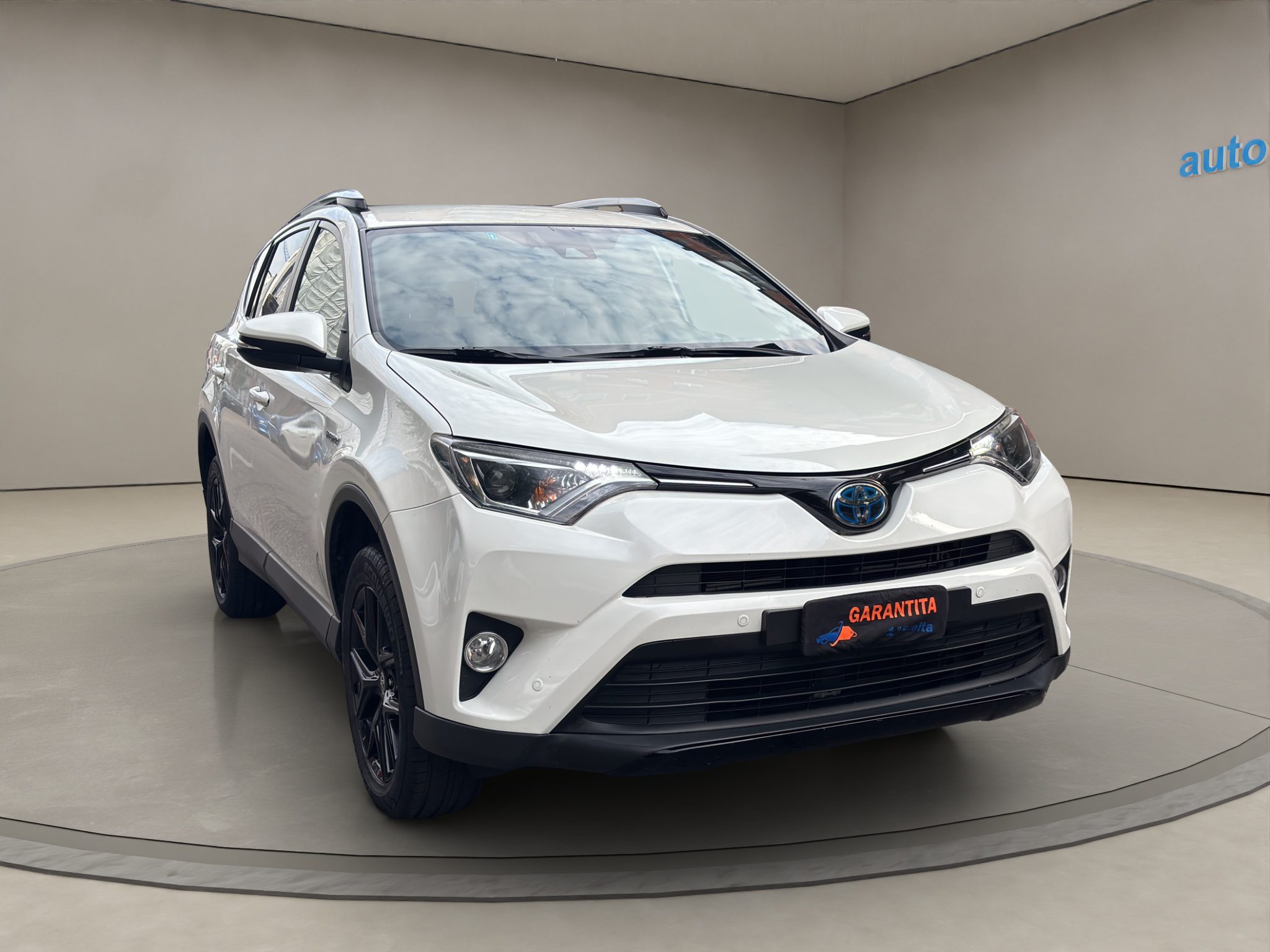 TOYOTARAV4HYBRID_02_converted